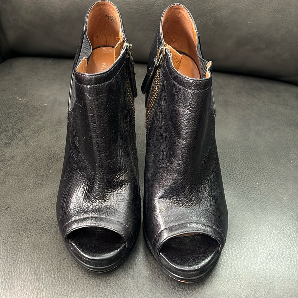 Nine West NWSassy Peep-Toe Ankle Boot